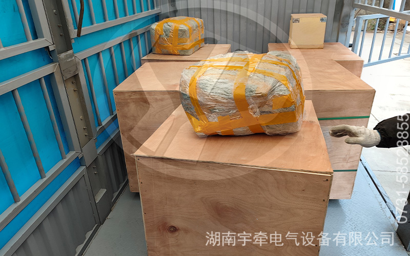 礦用電機(jī)車(chē)配件出口海外 4.jpg