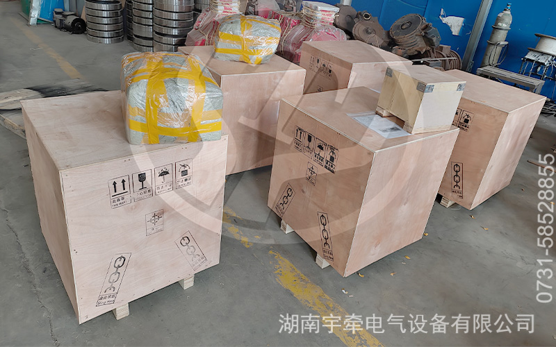 礦用電機(jī)車(chē)配件出口海外 3.jpg