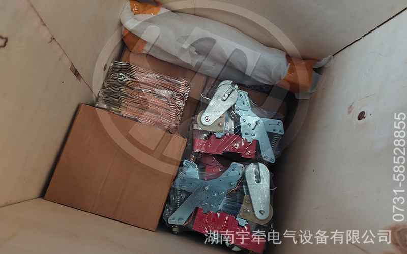 礦用電機(jī)車(chē)配件出口海外 2.jpg