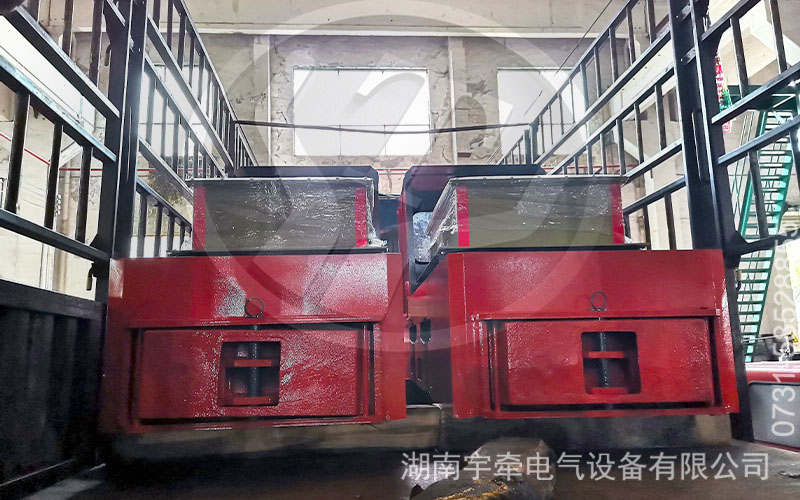 5噸鋰電池電機(jī)車發(fā)往金礦 3.jpg
